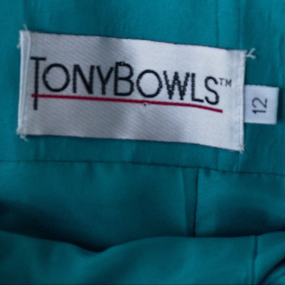Tony Bowls NWT Dress Size 12 Emerald Green with gorgeous jewelled feature - Picture 8 of 16